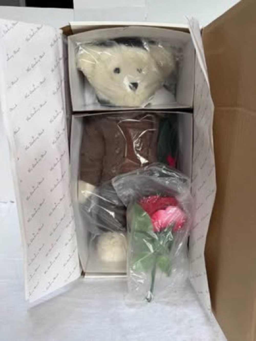 Benjamin-Boyds Bears Valentine's Bear Danbury Mint Exclusive